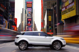 Land Rover anuncia su entrada a la tracción 4x2 y a la tecnología híbrida