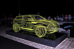 Land Rover presenta en París su nuevo Evoque coincidiendo con la París Fashion Week