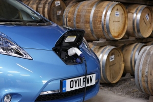 Nissan Leaf: alimentado por los residuos de una destilería