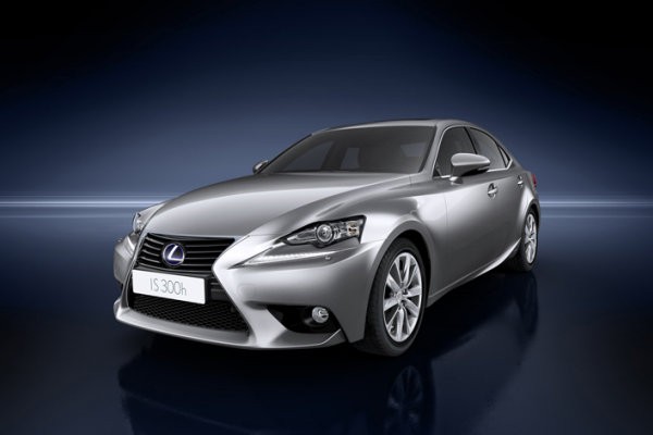 Lexus presenta el nuevo IS en Detroit