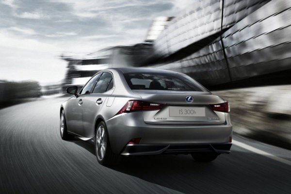 Con la nueva gama IS, Lexus abandona el gasoil en su oferta