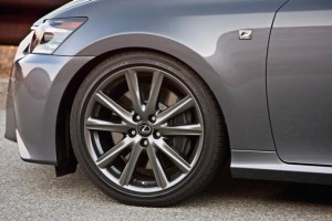 Lexus asesora a sus clientes en la elección de neumáticos desde sus concesionarios