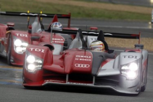 Los Audi R15 TDI se embarcan en una gira mundial