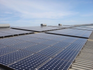 Los concesionarios de automóviles invertirán hasta 20 millones de euros en la instalación de paneles solares