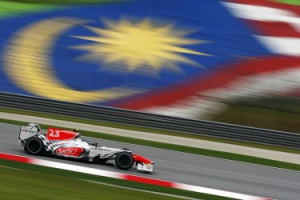 Los F111 hacen kilómetros en Sepang