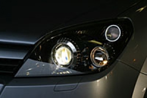 Luz de curvas de Hella en el nuevo Opel Astra 
