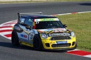Mini Challenge: Luigi Mazzali se impone en la segunda carrera de Montmeló. Reyes y Suria líderes de la general.