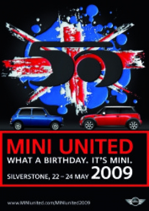 Mini y sus aficionados celebran el 50º aniversario en el Festival Mini United 2009, en Silverstone