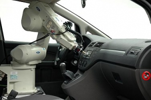 Nuevos robots con tacto humano trabajan para Ford