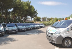 Opel España Suministra una Flota de Opel Vivaro a la Empresa Ambulancia Azul