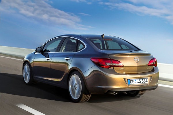 Opel Astra Sedan, la cuarta carrocería llega en octubre
