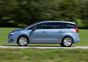 Peugeot 3008 y 5008 con tecnología e-HDI