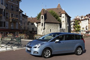 Peugeot 5008, Serie Especial Reference