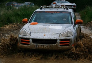 Pilotos de primera línea conducirán el Porsche Cayenne