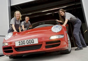 Porsche celebra la producción del 911 número 100 mil sexta generación
