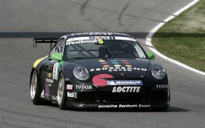 Porsche Mobil Supercup: Richard Bestbrook gana la primera carrera en Europa celebrada en Cataluña