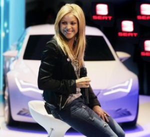Salón de Ginebra 2010: La cantante Shakira anima el Stand de Seat