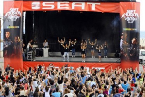 Seat calienta motores para recibir el concierto The Black Eyed Peas