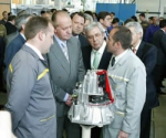 S.M. el Rey inaugura oficialmente una nueva unidad de produccion en la factoria Renault de Sevilla