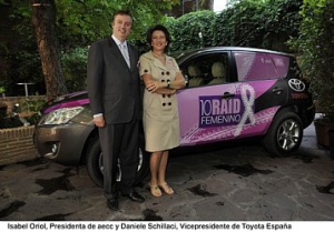 Solidaridad y moda se unen en una prenda diseñada por SUCCO para el 10º Raid Femenino Toyota