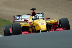 Superleague Formula: Soucek pierde la victoria en Zolder por rotura