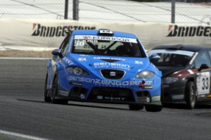 Supercopa Seat León: Ooscar Nogués sigue al frente tras la cita del jarama