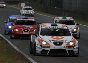 Supercopa Seat León: Ricardo Bravo y Tim Coronel se reparten las victorias en Zolder