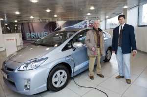 Toyota España entrega los primeros Prius PHV a conductores particulares