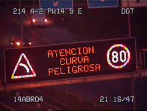 Tráfico difundirá consejos en los paneles de información de las carreteras