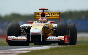 Vettel pole en Silverstone con Alonso décimo