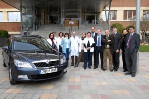 Volkswagen-Audi España dona un coche al hospital San Juan de Dios de Barcelona