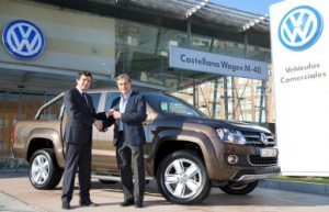 Volkswagen comerciales entrega un Amarok a Carlos Sainz