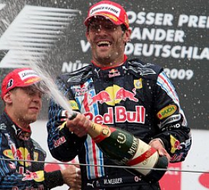 Webber logra su primera victoria en F1 en Nurburgring. Alonso certifica las mejoras en su Renault