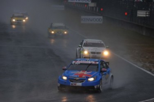 WTCC: Con unas adversas condiciones climáticas, el equipo Chevrolet logra un excelente resultado en Okayama