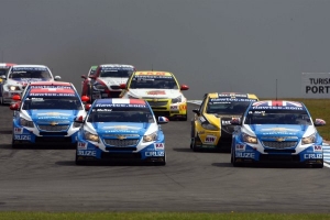 Chevrolet es más lider en el WTCC tras Donington